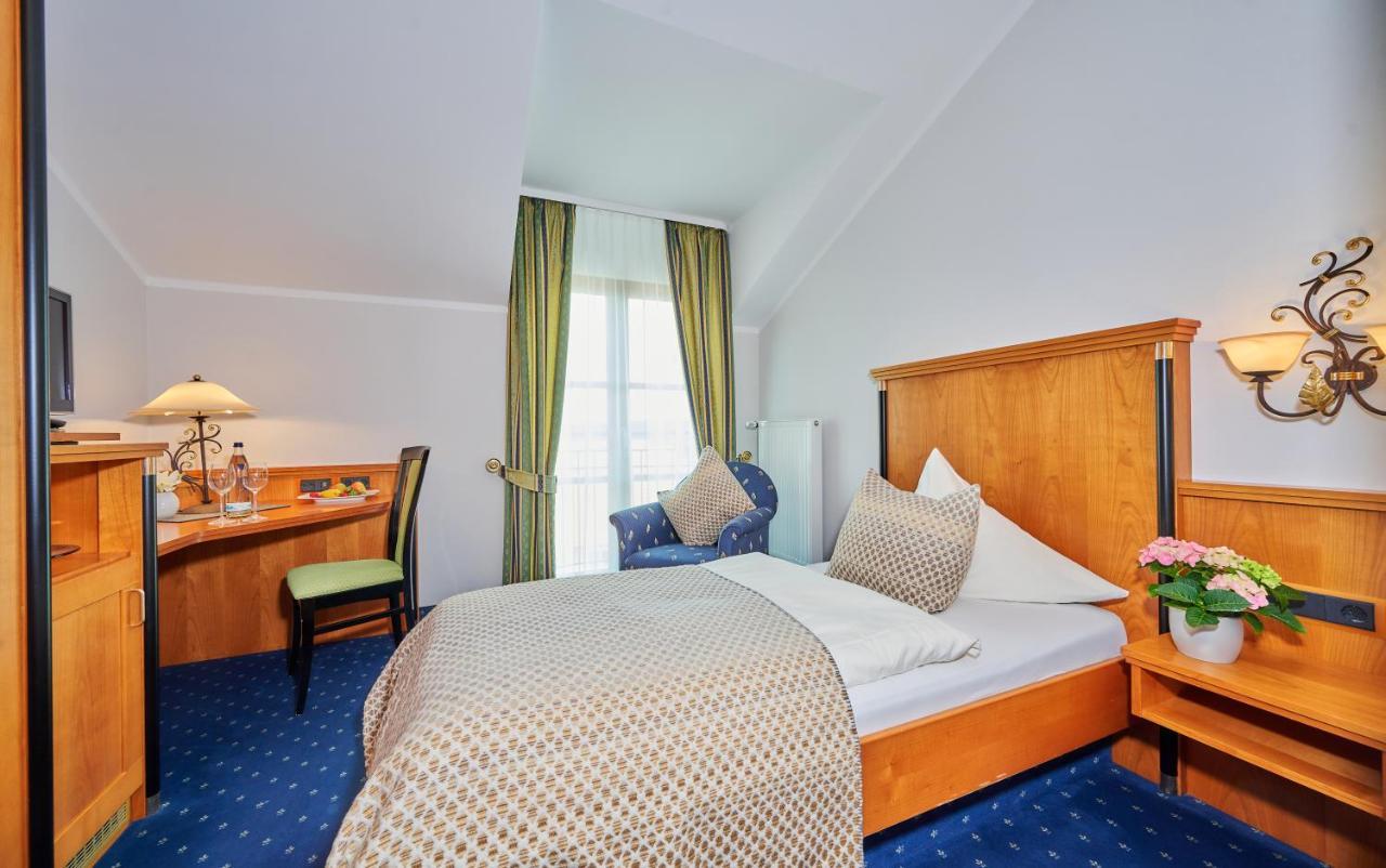 Landhotel Schneider Riedenburg Ngoại thất bức ảnh